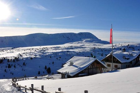 Stöffl Hütte über Totenkirchl