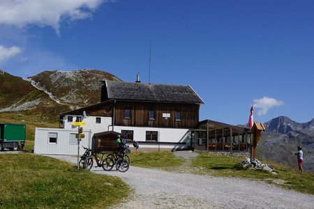 Tuxer Joch & Tuxerjochhaus von Kasern