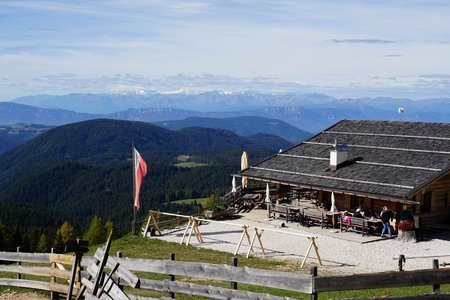 Almhütte Messnerjoch (1930 m) vom Nigerpass