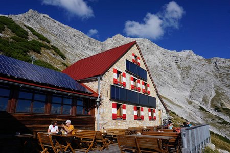 Tag 2: Pfeishütte – Stempeljoch – Lafatscherjoch - Bettelwurfhütte