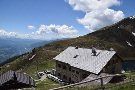 Radlsee Hütte (2284 m) vom Parkplatz Kühhof