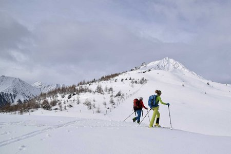 Kögele (2195 m) vom Weiler Tauegert