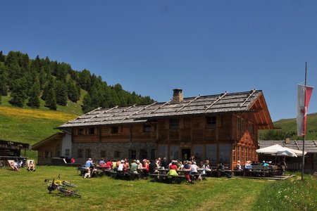 Hüttenwandern und Übernachten auf einer Berghütte