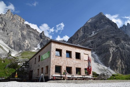 Italienische Tribulaunhütte – Gschnitzer Tribulaunhütte – Gstreinjöchl - Obernberg