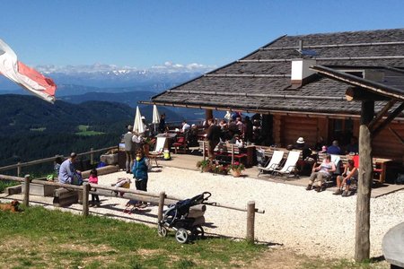 Almhütte Messnerjoch, 1930 m - Rosengarten