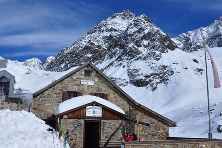 Winnebachseehütte (2362 m) von Gries