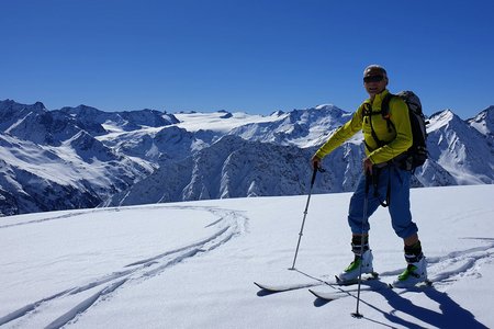 Atemkogel (3010m) vom Gepatsch-Stausee