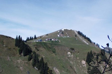 Buchstein Hütte (1260 m) vom Parkplatz Winterstube