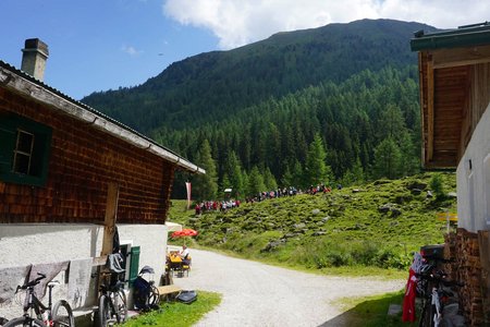 Flaurlinger Alm & Oberhofer Galtalm vom Bahnhof Flaurling