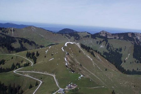 Tegernseer Hütte (1638 m) vom Parkplatz Winterstube