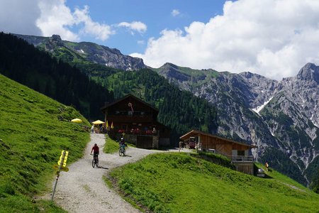 Bärenbadalm vom Parkplatz Seespitz