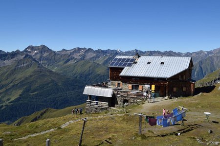 Tag 1: Hüttenzustieg zur Bonn Matreier Hütte