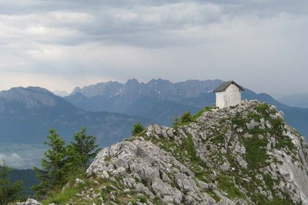 Brünnstein (1634 m) vom Waldparkplatz/Tatzelwurm