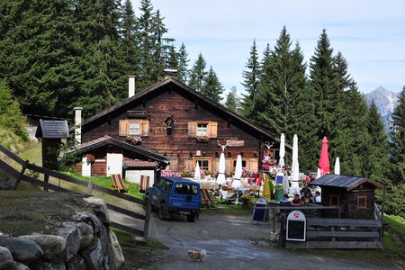 Götzner Alm (1542m) von der Muttereralmbahn