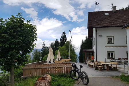 Alpengasthof Heiligwasser (1234 m) von Lans