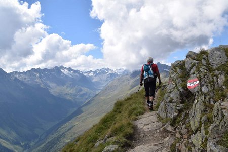 Tag 2: Starkenburger Hütte – Franz Senn Hütte