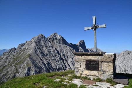 Östliche Sattelspitze (2369 m) von der Seegrube