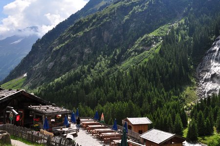 Grawa Alm und Grawa-Wasserfall von der Tschangelairalm