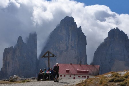 Drei-Zinnen-Hütte (2405 m) von Sexten