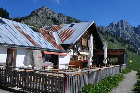 Lechaschauer Alm von der Hahnenkammbahn Höfen