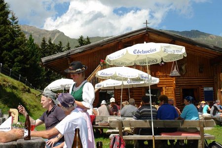 Brandstatt Alm (1810 m) vom Parkplatz Josef