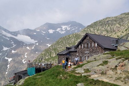 Gschnitzer Tribulaunhütte – Pflerscher Scharte - Hoher Zahn – Weißwand – Magdeburger Hütte