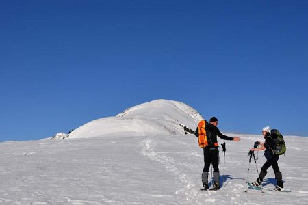 Sambock (2396 m) von Platten