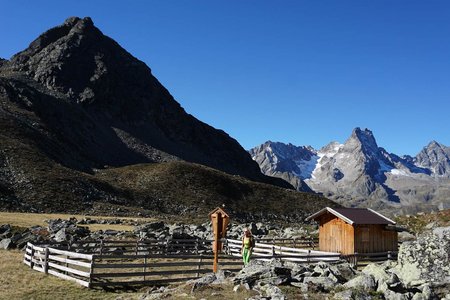 Luibisböden (2293m) vom Parkplatz Piösmes