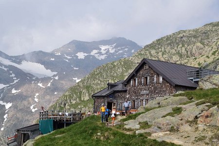 Magdeburger Hütte (2423 m) von Innerpflersch