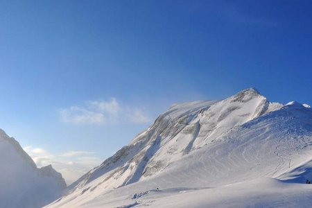 Neunerspitze-Wintergipfel (2874 m) von Pederü