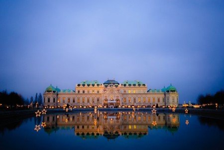 Schloss Belvedere in Wien - die österreichische Hauptstadt ist auf jeden Fall einen Besuch wert und hat für Touristen allerhand zu bieten. Eine nette Abwechslung im Winterurlaub.