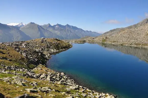 Südtirols Bergseen: Wanderwege mit Panoramablick