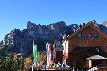 Erfurter Hütte (1831 m) von Maurach