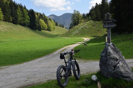 Samerberg –  Hochries - Trockenbachtal Runde von Erl