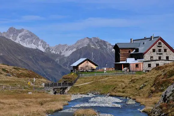 Hüttenwanderungen in den Ost- und Westalpen