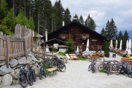 Götzner Alm von Mutters über Raitis