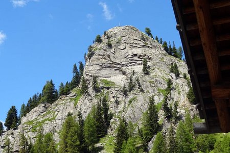 Elferspitze (2260 m) vom Gasthof Cafe Hölderle