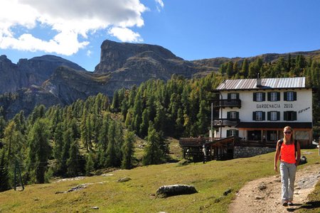 Gardenacia Hütte (2050 m) von Stern–La Villa