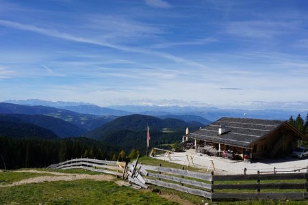 Almhütte Messnerjoch von Welschnofen über die Wolfsgrube