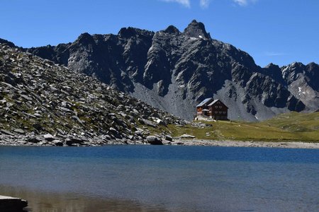 Neue Reichenberger Hütte (2586m) & Bödensee vom Parkplatz Trojer Alm