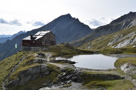 Sudetendeutsche Hütte (2650 m) von der Goldriedbahn