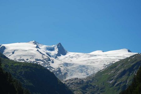 Neue Prager Hütte (2782 m) vom Matreier Tauerhaus