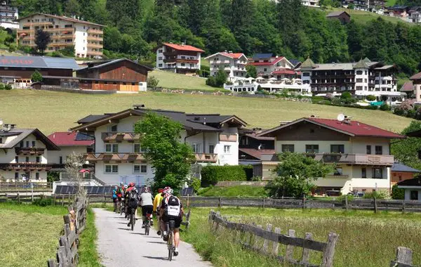 Mountainbikefahrt im Tal