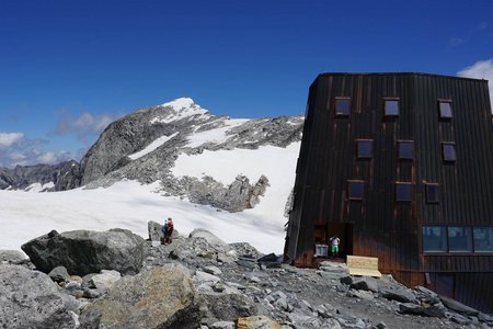 Schwarzensteinhütte (3026m) von der Kegelgasslalm