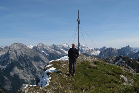 Erlspitze (2404 m) vom Bahnhof Hochzirl